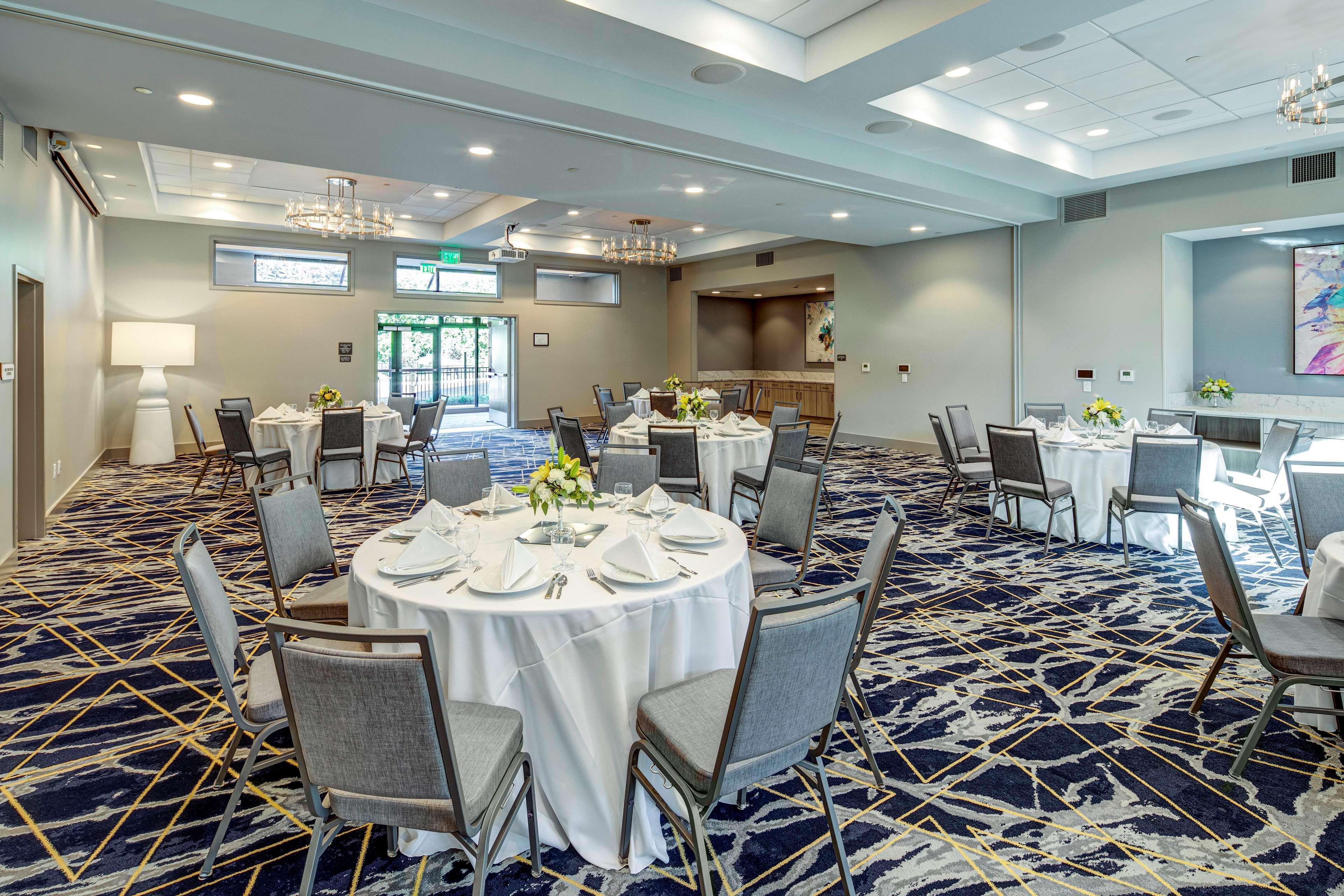 Hilton Garden Inn Wilsonville Portland Exterior photo